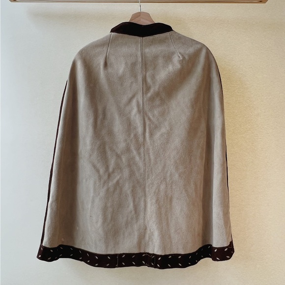 100% Leather Suede 70s Style Brown and Tan Poncho Cape - Picture 3 of 5